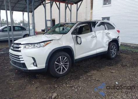2019 Toyota Highlander Xle z USA, uszkodzony, nr VIN 5TDJZRFH8KS589875